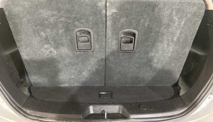 2019 Mahindra XUV500 W5, Diesel, Manual, 54,955 km, Boot Inside