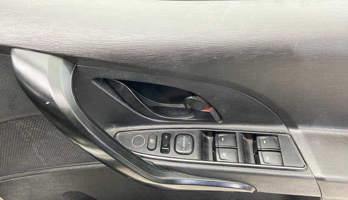 2019 Mahindra XUV500 W5, Diesel, Manual, 54,955 km, Driver Side Door Panels Control
