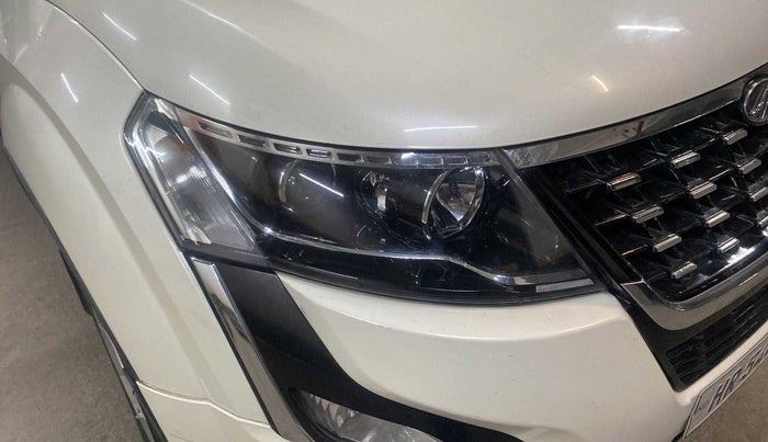 2020 Mahindra XUV500 W7, Diesel, Manual, 71,290 km, Right headlight - Minor scratches
