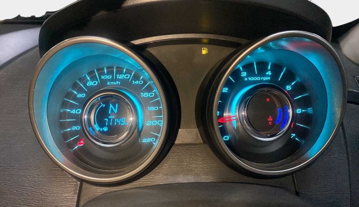 2020 Mahindra XUV500 W7, Diesel, Manual, 71,290 km, Odometer Image