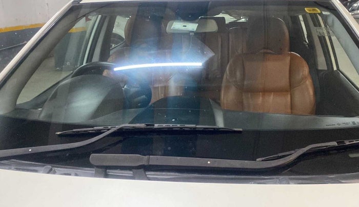 2020 Mahindra XUV500 W7, Diesel, Manual, 71,290 km, Front windshield - Minor spot on windshield