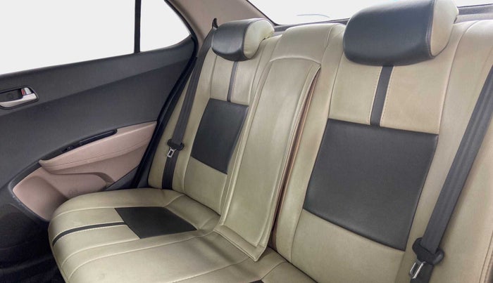 2015 Hyundai Xcent S (O) 1.2, Petrol, Manual, 73,467 km, Right Side Rear Door Cabin