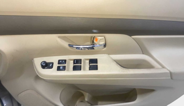 2022 Maruti Ertiga VXI CNG, CNG, Manual, 30,836 km, Driver Side Door Panels Control