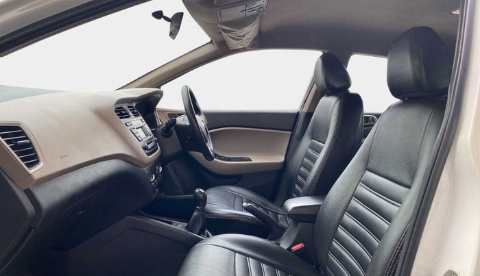 2017 Hyundai Elite i20 SPORTZ 1.2, Petrol, Manual, 65,565 km, Right Side Front Door Cabin