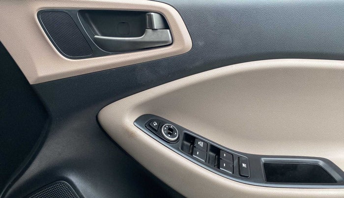2017 Hyundai Elite i20 SPORTZ 1.2, Petrol, Manual, 65,565 km, Driver Side Door Panels Control