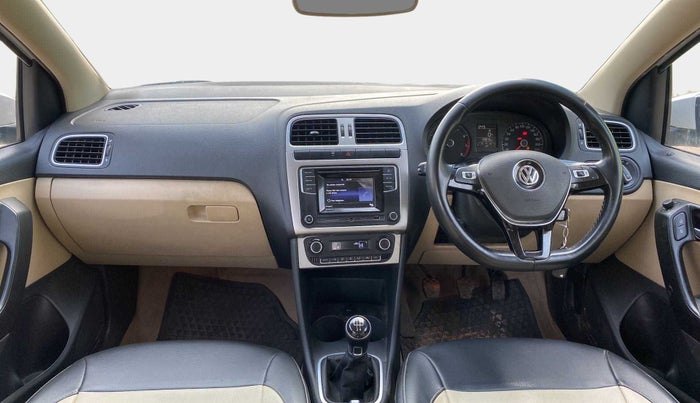 2016 Volkswagen Polo HIGHLINE1.2L, Petrol, Manual, 49,873 km, Dashboard