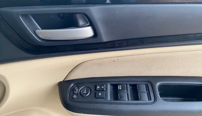 2020 Honda Amaze 1.2L I-VTEC VX, Petrol, Manual, 30,654 km, Driver Side Door Panels Control