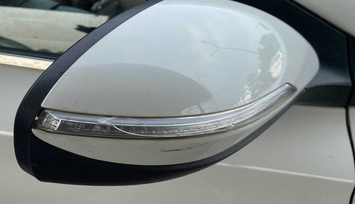 2017 Hyundai Elite i20 SPORTZ 1.2, Petrol, Manual, 36,045 km, Right rear-view mirror - Indicator light has minor damage