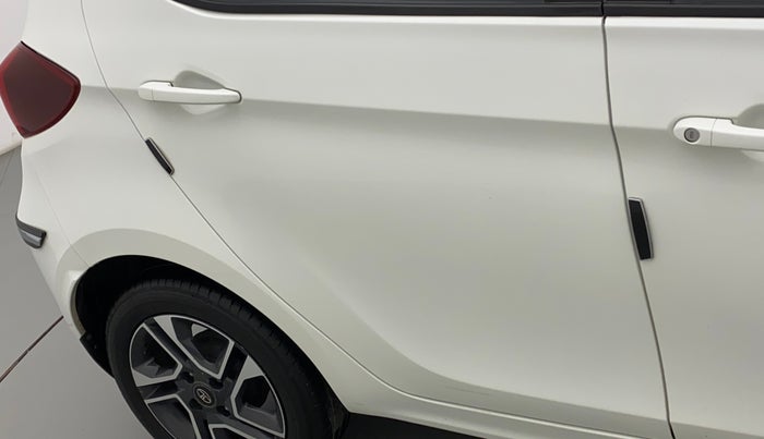 2021 Tata Tiago XZA PLUS PETROL, Petrol, Automatic, 13,321 km, Right rear door - Minor scratches