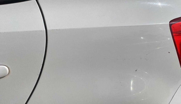 2014 Volkswagen Polo COMFORTLINE 1.2L, Petrol, Manual, 85,943 km, Left quarter panel - Minor scratches