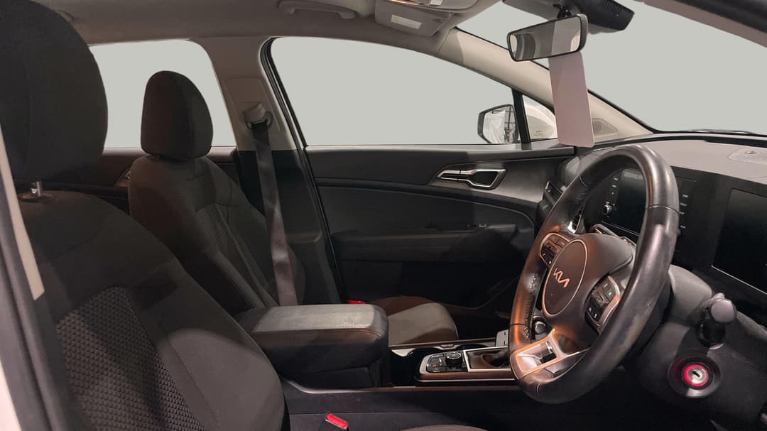 2022 Kia Sportage S (FWD), Automatic, 63018 km, Right Side Front Door Cabin View