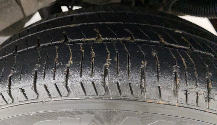 2014 Hyundai Santro Xing GL PLUS, Petrol, Manual, 53,311 km, Left Rear Tyre Tread