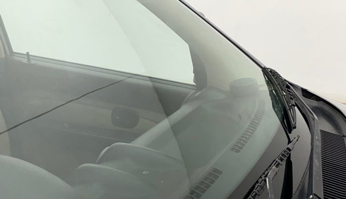 2014 Hyundai Santro Xing GL PLUS, Petrol, Manual, 53,311 km, Front windshield - Minor spot on windshield