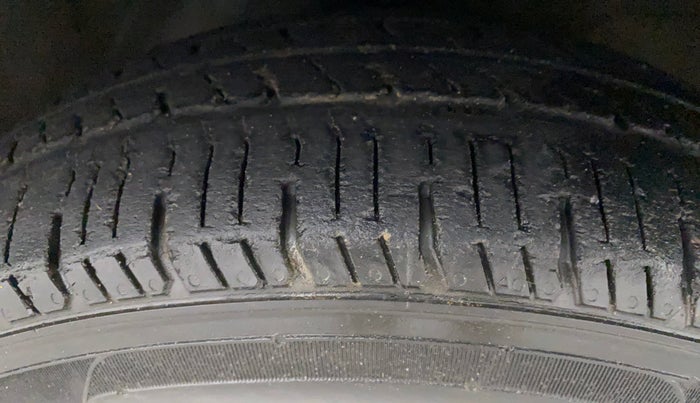 2014 Hyundai Santro Xing GL PLUS, Petrol, Manual, 53,311 km, Right Front Tyre Tread