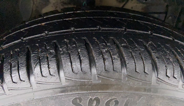 2016 Maruti Vitara Brezza VDI, Diesel, Manual, 53,209 km, Right Front Tyre Tread