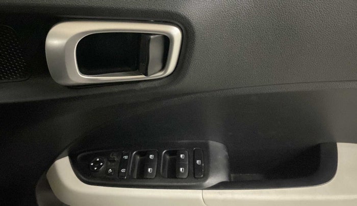 2022 Hyundai VENUE SX 1.2 PETROL, Petrol, Manual, 8,926 km, Driver Side Door Panels Control