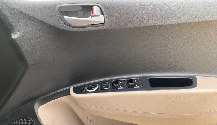 2018 Hyundai Grand i10 SPORTZ 1.2 KAPPA VTVT, Petrol, Manual, 93,392 km, Driver Side Door Panels Control