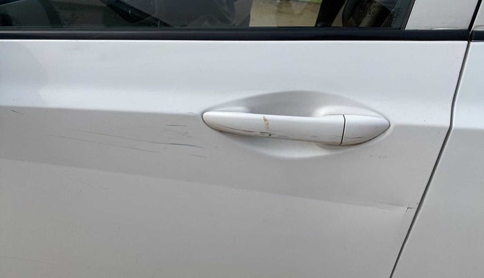 2018 Hyundai Grand i10 SPORTZ 1.2 KAPPA VTVT, Petrol, Manual, 93,392 km, Front passenger door - Minor scratches