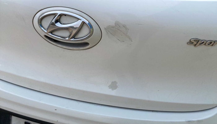 2018 Hyundai Grand i10 SPORTZ 1.2 KAPPA VTVT, Petrol, Manual, 93,392 km, Dicky (Boot door) - Minor scratches