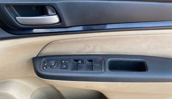 2018 Honda Amaze 1.5L I-DTEC VX, Diesel, Manual, 76,011 km, Driver Side Door Panels Control