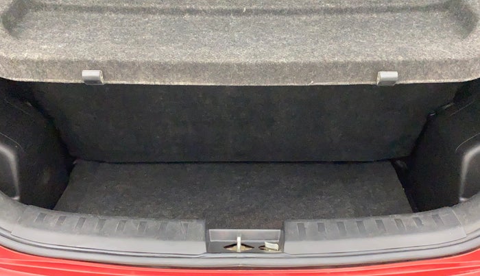 2012 Maruti Swift VXI, Petrol, Manual, 1,20,587 km, Boot Inside