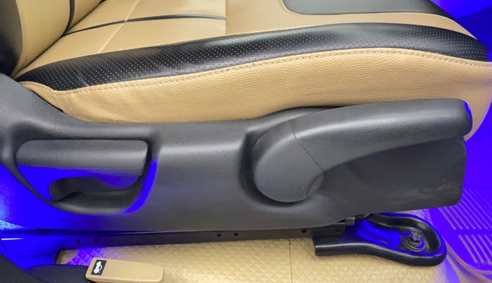 2016 Honda City 1.5L I-VTEC V MT, Petrol, Manual, 1,09,216 km, Driver Side Adjustment Panel