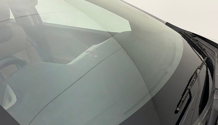 2016 Honda City 1.5L I-VTEC V MT, Petrol, Manual, 1,09,216 km, Front windshield - Minor spot on windshield