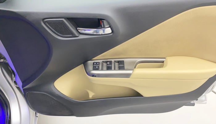 2016 Honda City 1.5L I-VTEC V MT, Petrol, Manual, 1,09,216 km, Driver Side Door Panels Control