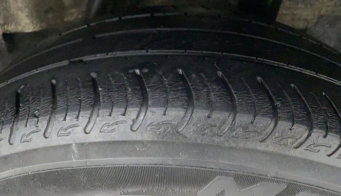 2016 Honda City 1.5L I-VTEC V MT, Petrol, Manual, 1,09,216 km, Left Rear Tyre Tread