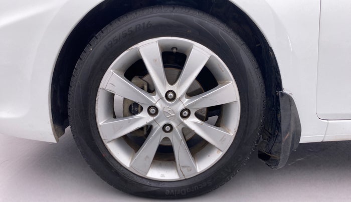2011 Hyundai Verna FLUIDIC 1.6 SX CRDI, Diesel, Manual, 77,302 km, Left Front Wheel