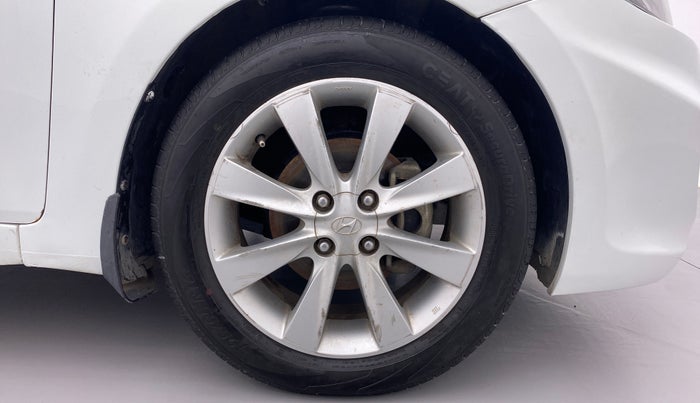 2011 Hyundai Verna FLUIDIC 1.6 SX CRDI, Diesel, Manual, 77,302 km, Right Front Wheel