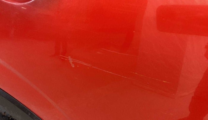 2019 Mahindra XUV300 W8 1.2 PETROL, Petrol, Manual, 17,531 km, Right rear door - Minor scratches