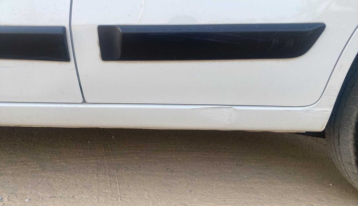 2015 Maruti Wagon R 1.0 VXI, Petrol, Manual, 45,012 km, Left running board - Minor scratches