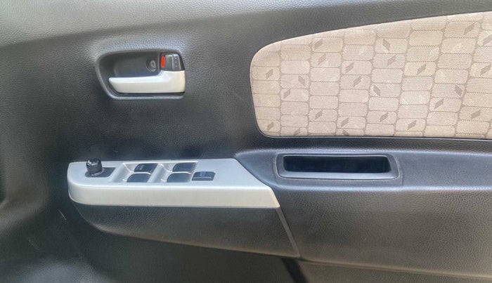 2015 Maruti Wagon R 1.0 VXI, Petrol, Manual, 45,012 km, Driver Side Door Panels Control