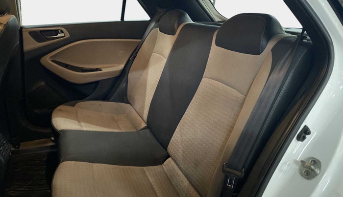 2017 Hyundai Elite i20 ASTA 1.2, CNG, Manual, 52,188 km, Right Side Rear Door Cabin