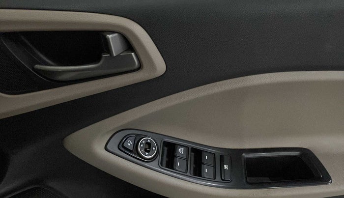 2017 Hyundai Elite i20 ASTA 1.2, CNG, Manual, 52,188 km, Driver Side Door Panels Control