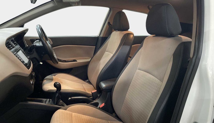 2017 Hyundai Elite i20 ASTA 1.2, CNG, Manual, 52,188 km, Right Side Front Door Cabin