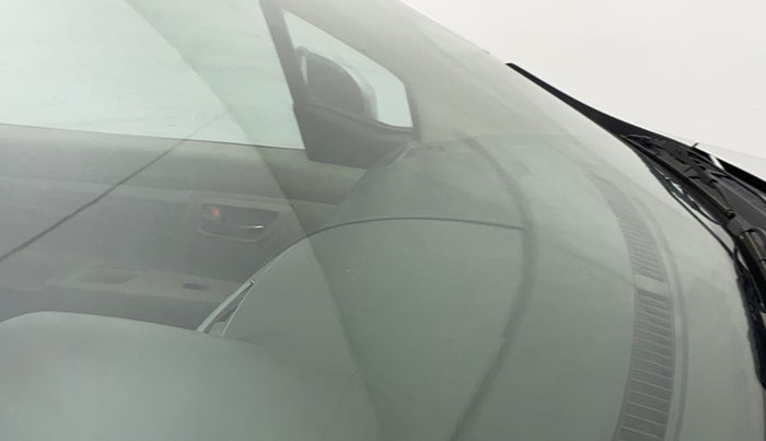 2016 Maruti Ertiga ZDI SHVS, Diesel, Manual, 1,05,772 km, Front windshield - Minor spot on windshield