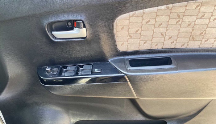2018 Maruti Wagon R 1.0 VXI, Petrol, Manual, 70,202 km, Driver Side Door Panels Control