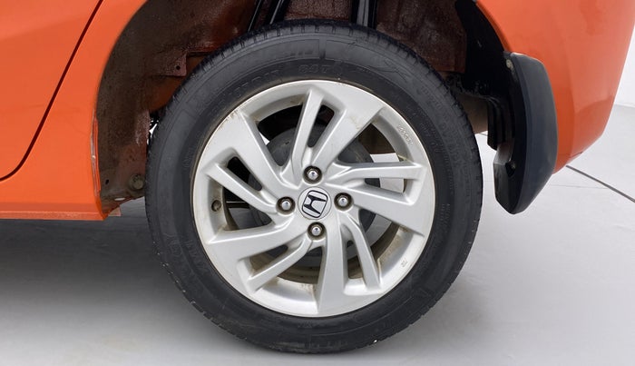 2015 Honda Jazz 1.2 V MT, Petrol, Manual, 47,077 km, Left Rear Wheel
