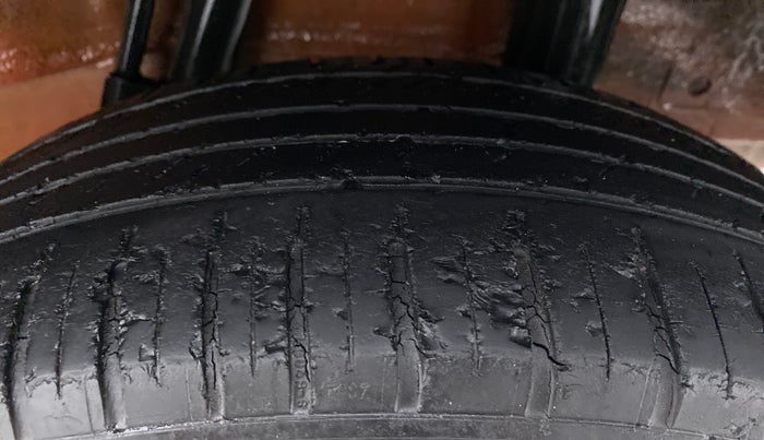 2015 Honda Jazz 1.2 V MT, Petrol, Manual, 47,077 km, Left Rear Tyre Tread
