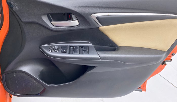 2015 Honda Jazz 1.2 V MT, Petrol, Manual, 47,077 km, Driver Side Door Panels Control