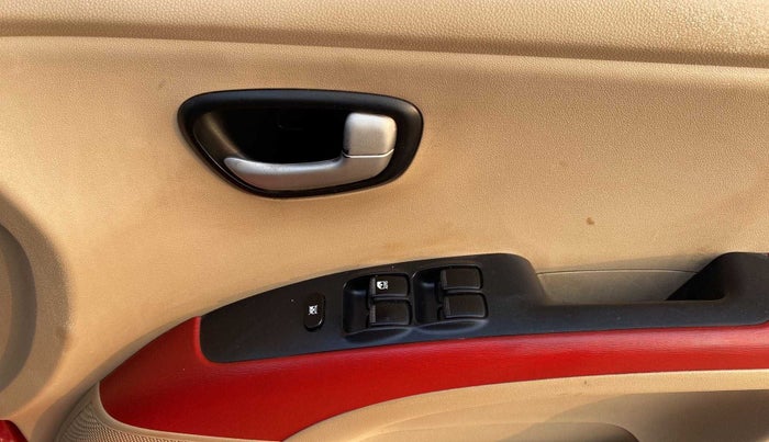 2010 Hyundai i10 SPORTZ 1.2, Petrol, Manual, 60,846 km, Driver Side Door Panels Control