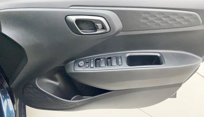 2022 Hyundai GRAND I10 NIOS SPORTZ 1.0 TURBO GDI, Petrol, Manual, 8,396 km, Driver Side Door Panels Control