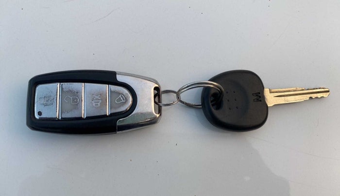 2018 Hyundai Eon D-LITE+, Petrol, Manual, 33,376 km, Key Close Up