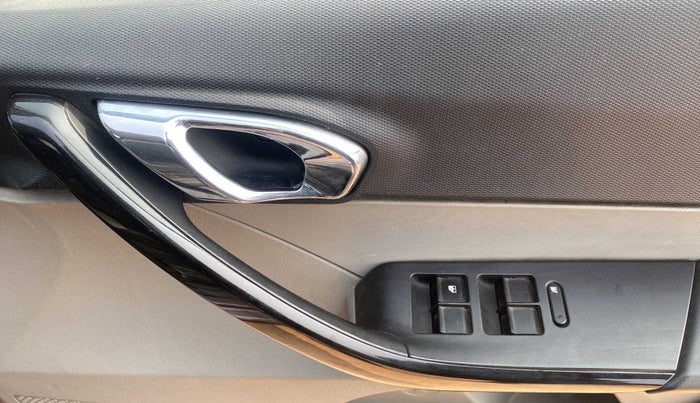 2018 Tata Tiago XZ PETROL, Petrol, Manual, 34,726 km, Driver Side Door Panels Control