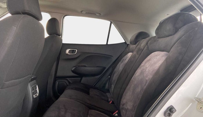 2019 Hyundai VENUE SX PLUS 1.0 TURBO DCT, Petrol, Automatic, 33,715 km, Right Side Rear Door Cabin