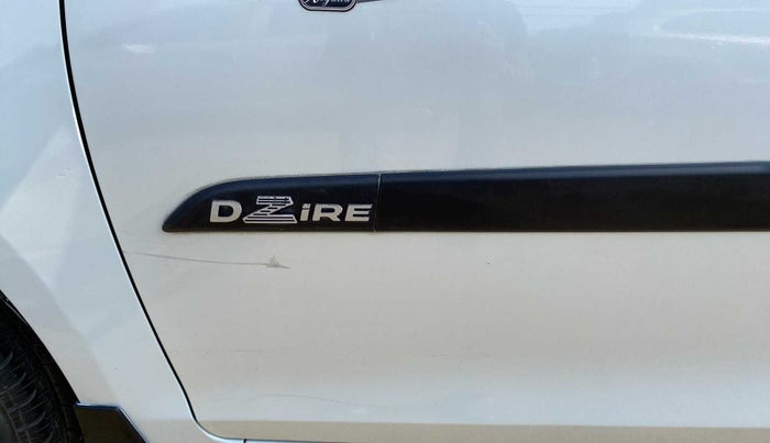 2014 Maruti Swift Dzire VXI, Petrol, Manual, 73,023 km, Front passenger door - Slightly dented