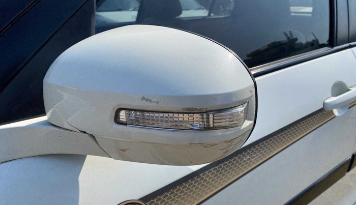 2014 Maruti Swift Dzire VXI, Petrol, Manual, 73,023 km, Left rear-view mirror - Cover has minor damage