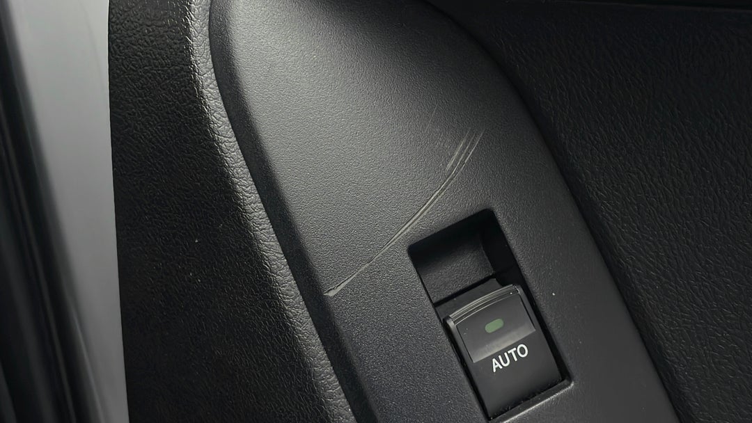 Doors Rear RHS Scratch